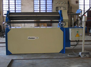 Máquina laminadora asimétrica de tres rodillos